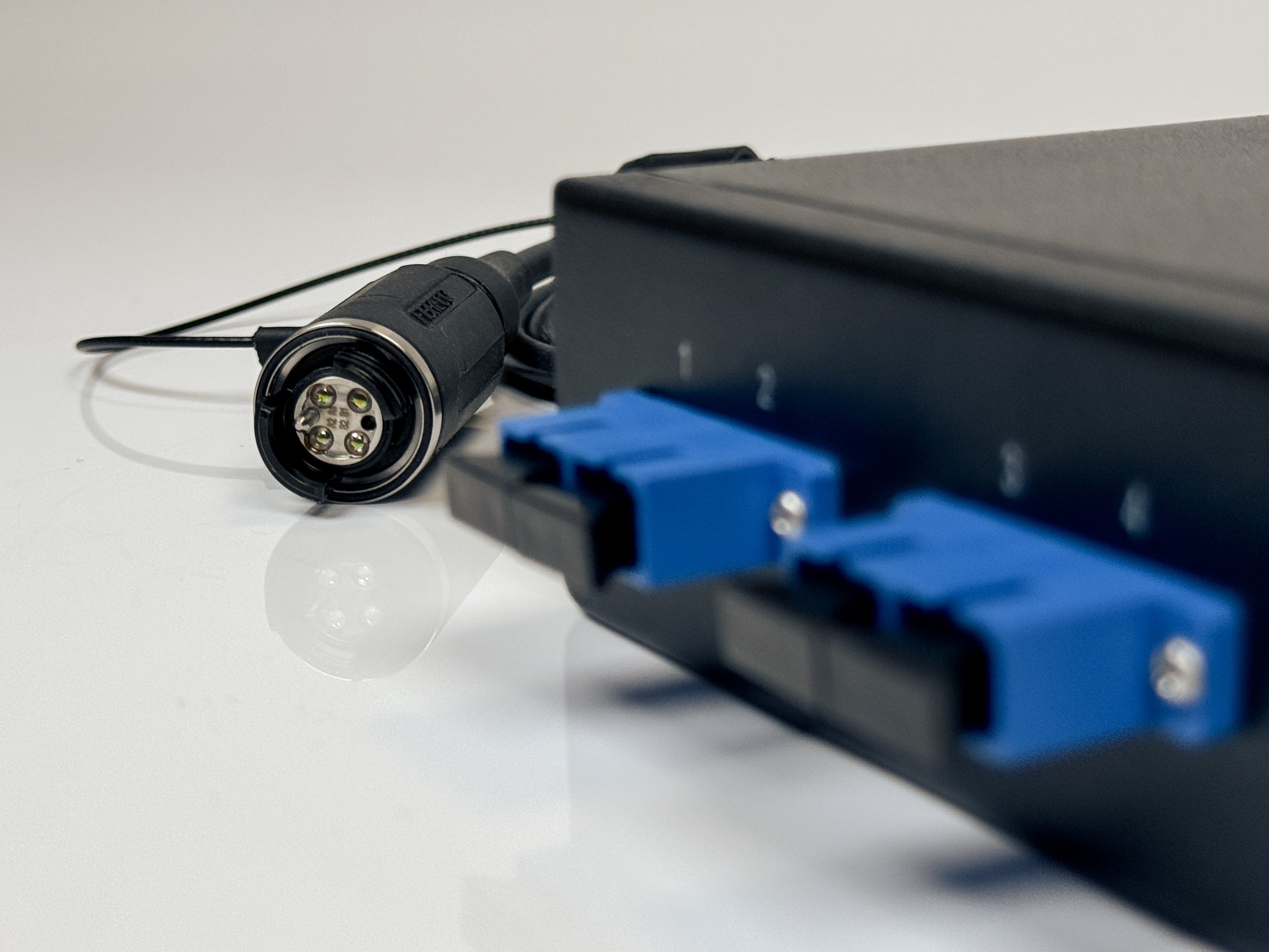 HE-SC-bulkhead-toExB-plug-IMG_7759-web