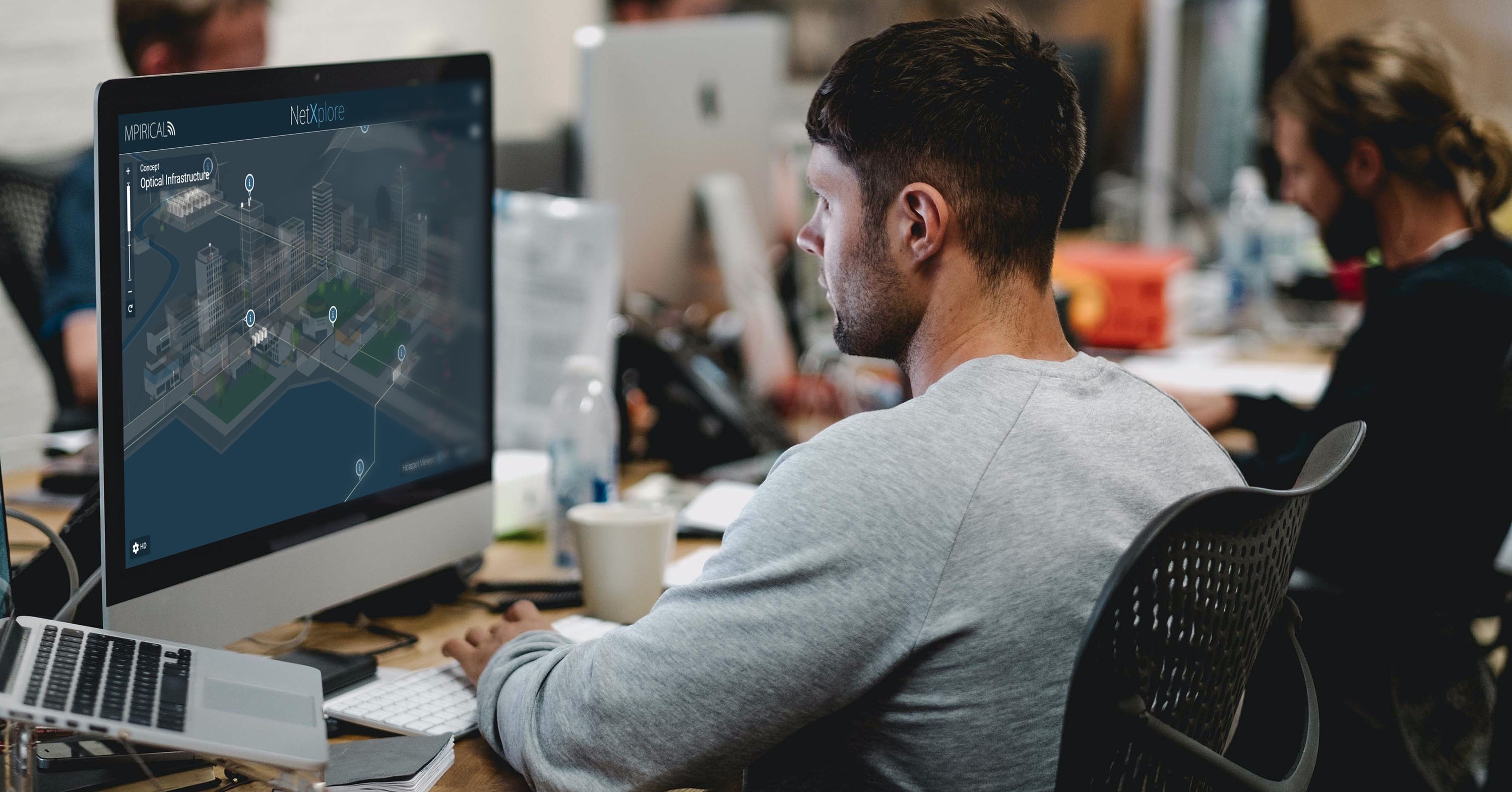 Service_Training_127262000001526004_zc_v40_16826208698-53_smartmockups_lgzgae5q_web-Feature